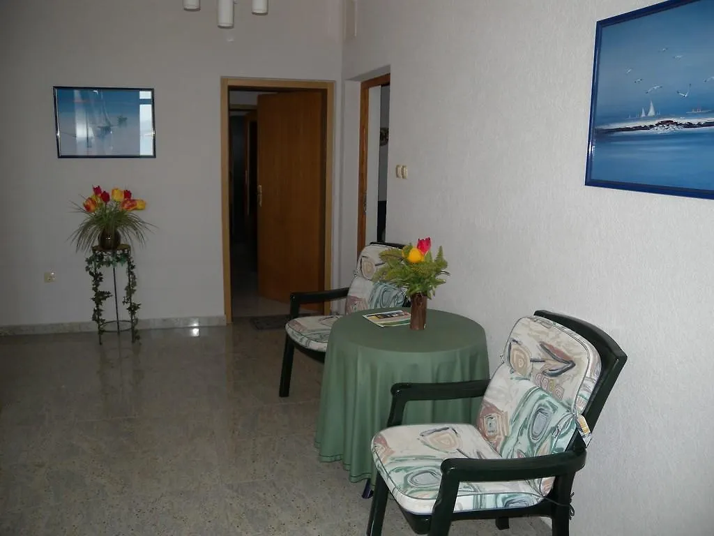 Beautiful Apartment In Dramalj