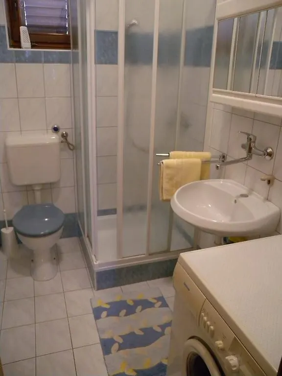 Beautiful Apartment In Dramalj 0*,